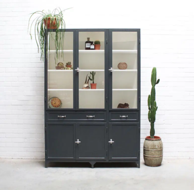 Apothekers Met Lades 3 7016