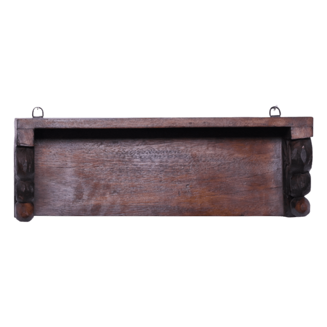 Wandplank Met Houtsnijwerk