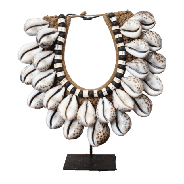 Schelpenketting Op Standaard 8211 Laag