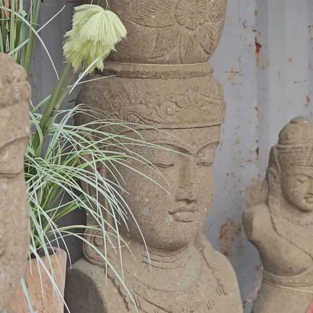 Vrouwelijk Beeld Hoofd Greenstone